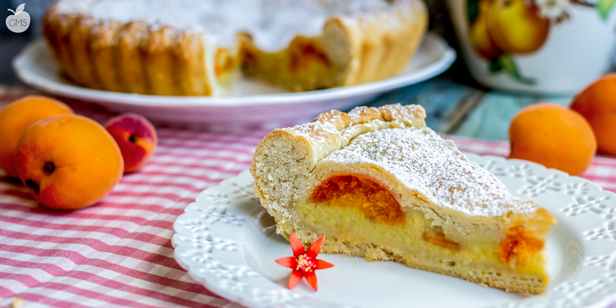 Torta ripiena alla crema e frutta | Ricetta vegan