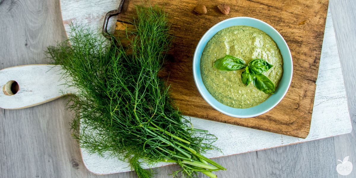 Pesto al finocchietto, basilico e mandorle