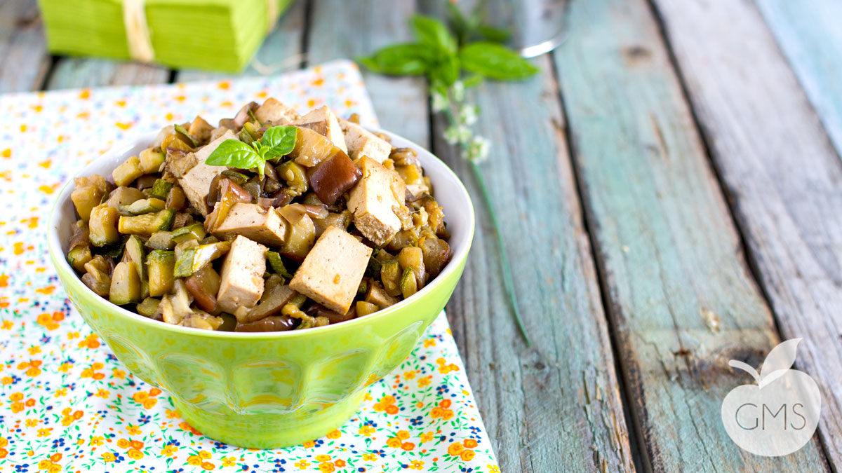 Contorno di tofu con melanzane e zucchine | Ricetta Vegan