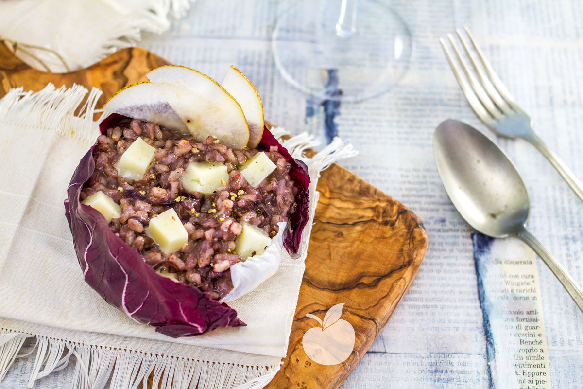 Risotto al radicchio e pere | Ricetta vegetariana