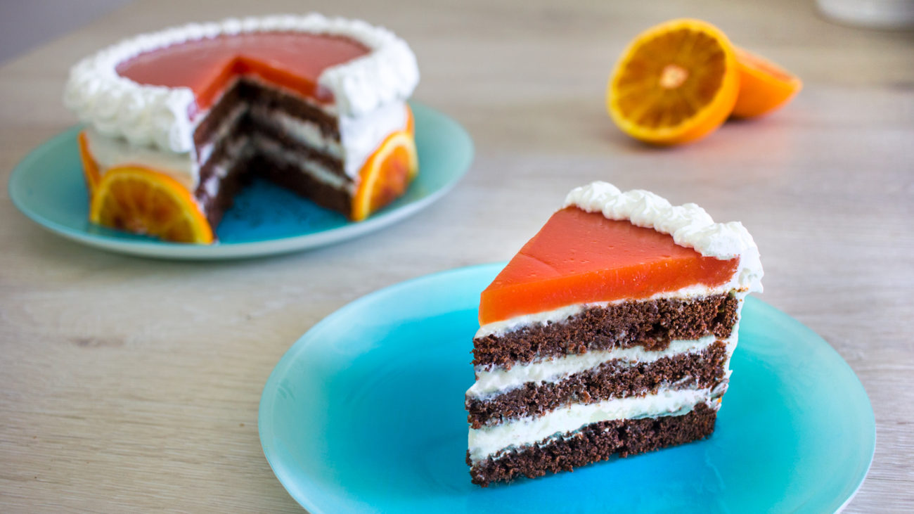 Torta al cioccolato con crema di arancia