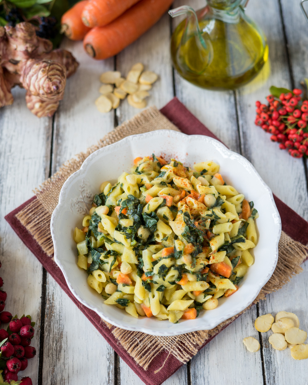 Pasta con crema di fave e cavolo nero