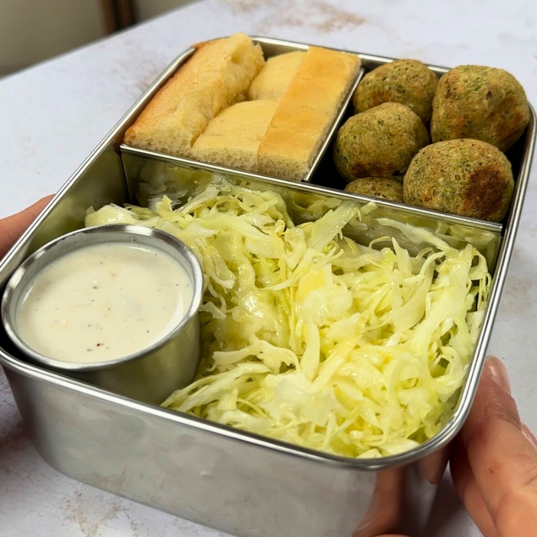 Schiscetta proteica con polpettine di broccolo e tofu