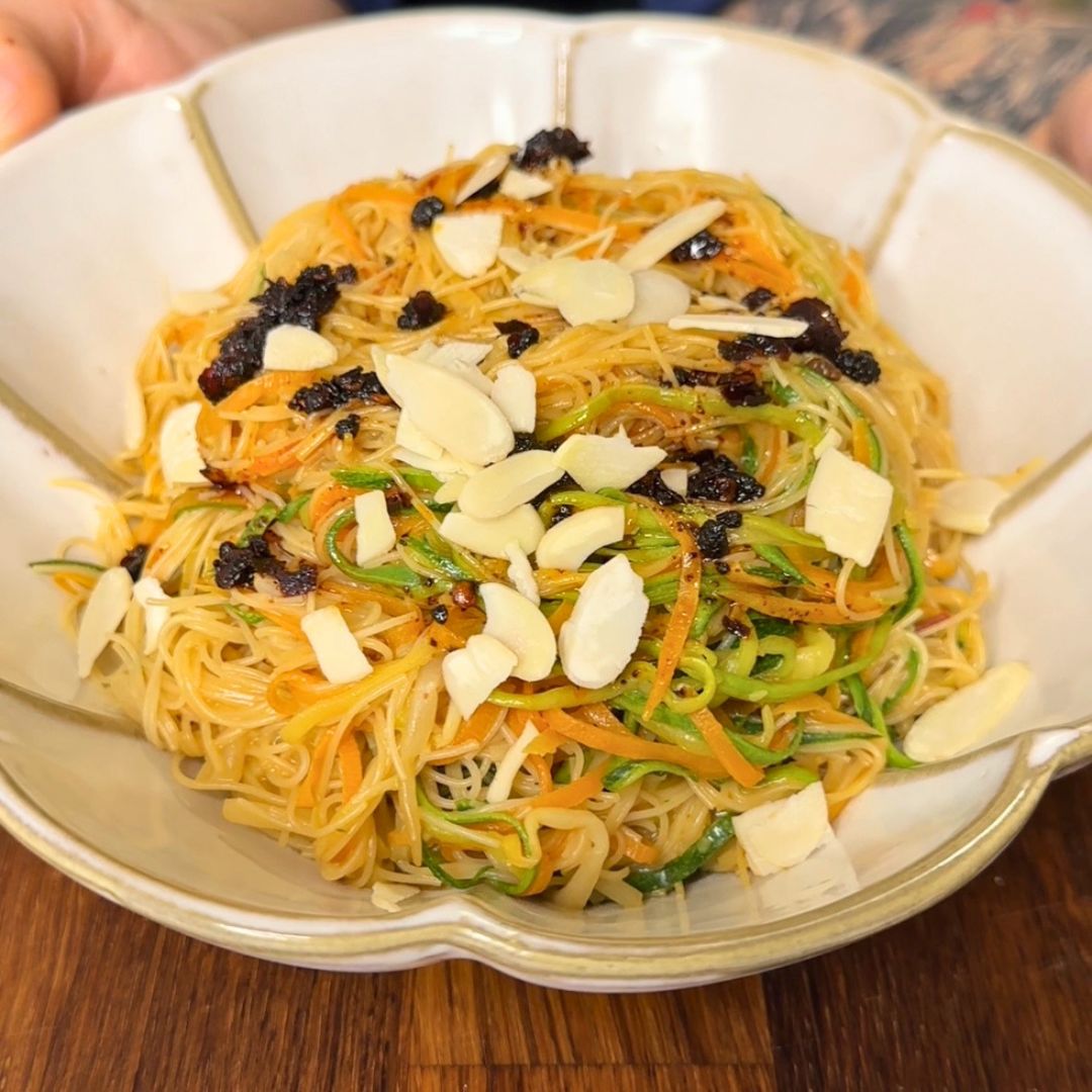 Noodles alle verdure con i vermicelli di riso